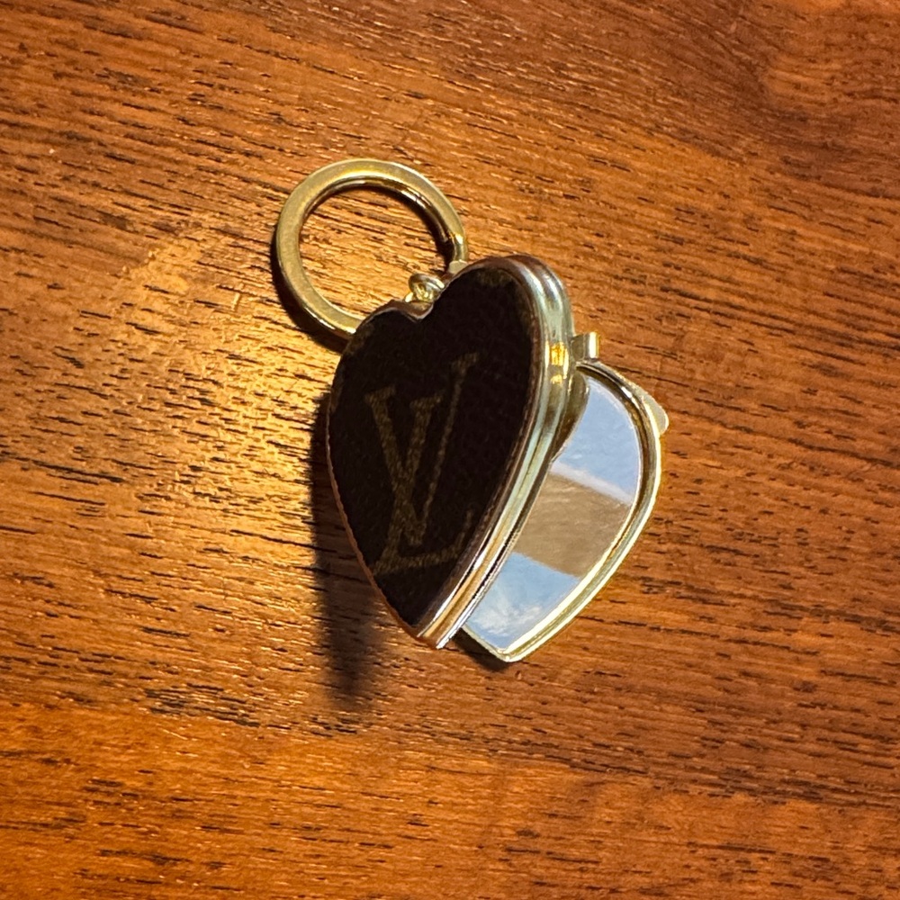 Gold and Brown Heart Mirror Keychain - Picture 2 of 8